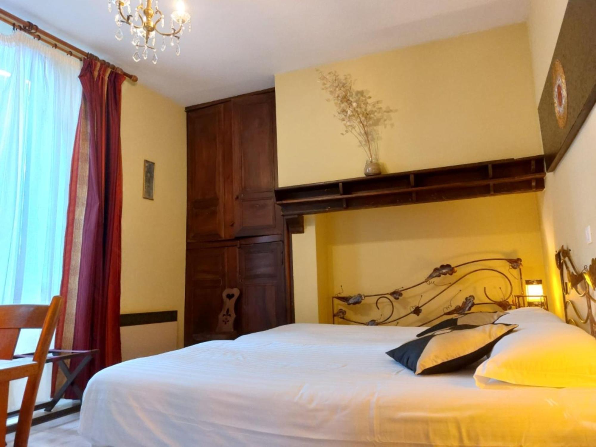 アルジュレス・ガゾスト Dolwin Bed & Breakfast エクステリア 写真